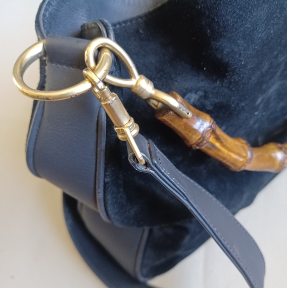 Gucci Bamboo Black Suede Bag - Picture 4 of 14